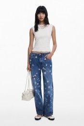 Rechtejeansmetmargrieten