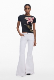 Geborduurdeuitlopendejeans