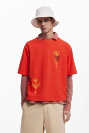 T-shirtmetkortemouwenenbloemen