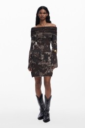 NauwsluitendeBardot-jurk