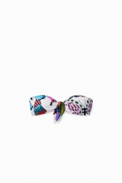 Geknooptebikinitopmetvlinders