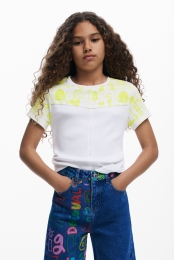 T-shirtmetkortemouwenenlettering