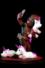 MarvelQ-FigDioramaDeadpoolunicornselfie10cm