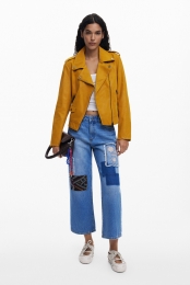 Croppedjeansmetpatches