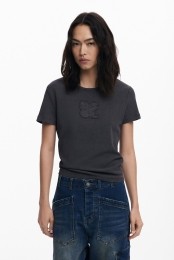 T-shirtmetlogoenscheuren