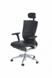 Bureaustoel105zittingenrugleuningzwartlederonderstelverchroomdaluminiumStoelvoorzienvanlendesteunenvaneenhoofdsteuninleder