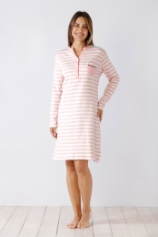 Warmeroze-witgestreeptnachthemdHajo