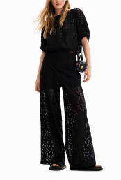 Kortekantenblousemetpofmouwen-BLACK-L