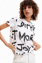 T-shirtmetManifesto-tekst-WHITE-XS