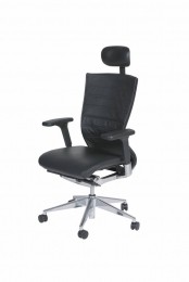 Bureaustoel105zittingenrugleuningzwartlederonderstelverchroomdaluminiumStoelvoorzienvanlendesteunenvaneenhoofdsteuninleder