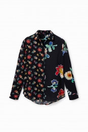 GebloemdT-shirtmettweehelften