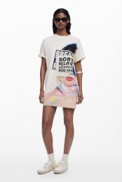 T-shirtstijljurk