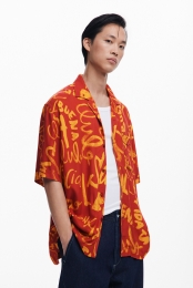 Kortmouwshirtmetletters