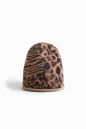 Gebreidemutsmetpatchworkvandierenprint