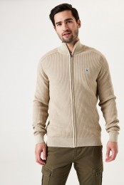 Beigevest