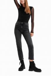 Bodymetmouwenvandoorschijnendetule-BLACK-XS