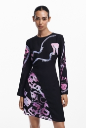 Asymmetrischekortejurkmetletters-BLACK-M