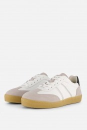 TamarisSneakerswitLeer