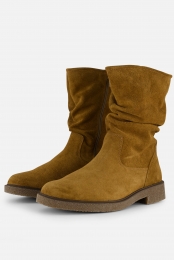 FeynGiuliaPlooiEnkellaarsjestaupeSuede