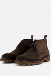 FlorisvanBommelSturdi0123Veterbootsbruin