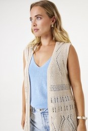 Beigevest