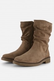 FeynGiuliaPlooiEnkellaarsjestaupeSuede