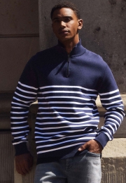 TruiGestreeptMetRitsNavy