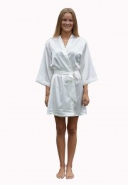Satin-LuxuryWittesatijnenkimonometnaamborduren