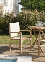 Setvan2beigefauteuilsmetrugleuningenzittingMacabane
