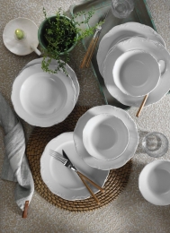 18-deligedinersetMaddyporseleinHermia