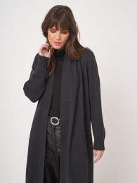 Fijngebreidvestvanmerinowolmetlangepasvorm