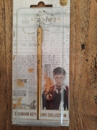 HarryPotterKeychainLunaLovegoodWand
