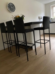 Setvan4lerenbarstoelen-zwartleer-EchtleerModernontdekdeveleLeersoortenenKleurenbijShopX