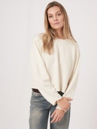 Ruimvallendeenkortecashmeresweater