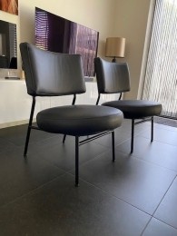 Setvan2lerenfauteuilsmetrondevormen-zwartleer-EchtleerModernontdekdeveleLeersoortenenKleurenbijShopX