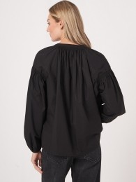 Blousemetgeplooidedetails