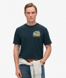 TravelPostcardT-shirtmetPrintopdeBorstBlauwGrootteM