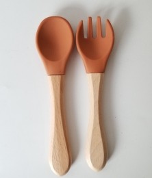 Dutsi-BabyBestekset-HoutSiliconen-Kaneelbruin