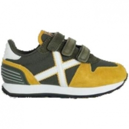 LageSneakersMunich8207515