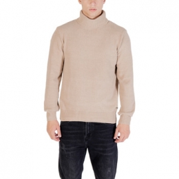 TruiGianniLupoMCOLLOALTOGL536S-F25