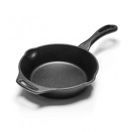 GietijzerenSkilletmetsteel20cm-Petromax