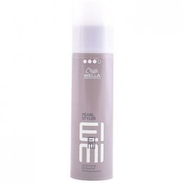 StylingampmodellerenWellaPearlStylerHaargelEimi100ml