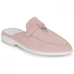 SlippersMelvinampHamiltonAdley15