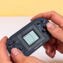 Retrospelcomputer-Zwart