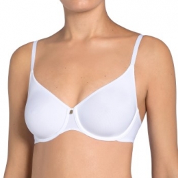 TriumphBodyMake-UpEssentialsWActie