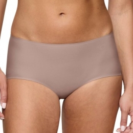 TriumphBodyMake-UpIllusionShortsActie