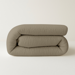 11GratisWasbaarEasyDekbedZonderOvertrek-ZonderOvertrekMousselineTaupe-ExclusiefKussensloop-200x200CmTweepersoons-Zydante300GramPer-Dekbed-Discounternl