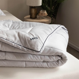 Sale-44DekbedMcGregorHotelDeluxeAllSeason-140x200CmEenpersoons-McGregor300GramPerM2-Dekbed-Discounternl