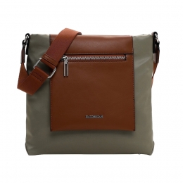 EMILYNOAHSchoudertasENElaura