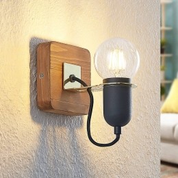 LucandeBeckywandspotvanhout1-lampzwart